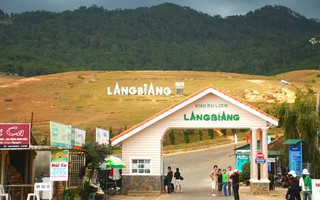 Tạm dừng tham quan tại khu du lịch núi Langbiang