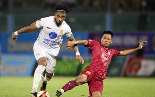 "Vua phá lưới" lập cú đúp, CLB Nam Định dẫn đầu V-League 2023-2024