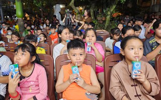 Sữa Cô Gái Hà Lan thắp sáng niềm vui Tết Trung thu cho trẻ em Bình Dương