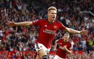 McTominay hóa người hùng phút bù giờ, Man United thắng nghẹt thở Brentford