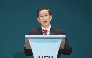 GS- TS Sử Đình Thành trở thành Giám đốc Đại học Kinh tế TP HCM