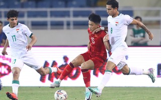 HLV Troussier so sánh cơ hội của cầu thủ trẻ Việt Nam với Messi