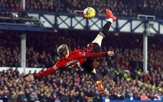 Sao trẻ Garnacho lập siêu phẩm, Man United áp sát Top 4