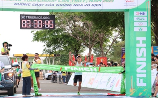 Hoàng Nguyên Thanh vô địch Giải marathon Bình Phước 2023