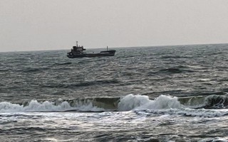 Đang ứng cứu 14 ngư dân cùng tàu cá bị hỏng máy giữa biển