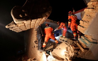 Trung Quốc đẩy mạnh tìm kiếm cứu nạn sau động đất