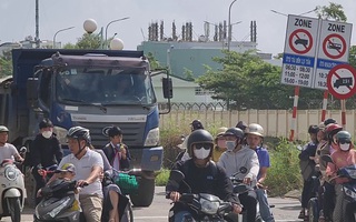 Giữa cao điểm công an Đà Nẵng ra quân, xe tải trọng lớn vẫn ngang nhiên vào đường cấm
