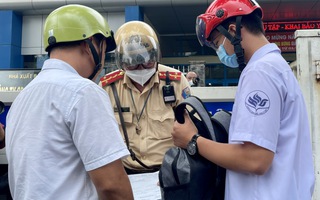 Camera ý thức cho học sinh và... phụ huynh