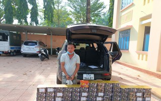 CLIP: Hàng cấm trong chiếc ô tô 7 chỗ ở Bình Phước