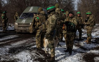 NATO: Thành phố Bakhmut của Ukraine hứng pháo hạng nặng
