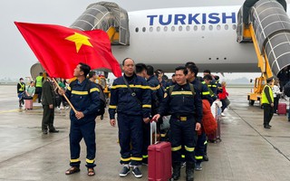 Đoàn 24 cảnh sát Việt Nam "hoàn thành sứ mệnh" ở Thổ Nhĩ Kỳ đã về đến Hà Nội