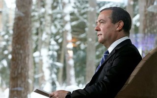 Ông Medvedev thẳng thừng cảnh báo Ukraine