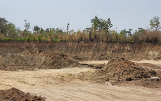 Gia Lai yêu cầu kiểm tra việc múc đất rừng biên giới trái phép