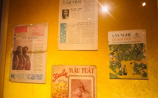 Tọa đàm và trưng bày "Xuân xưa trên báo Tết 1865-2000"