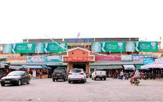 Đà Nẵng: Bắt nhóm lừa bán mỹ phẩm cho chị em ở các chợ