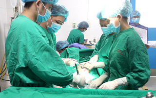 Bệnh viện Hữu nghị Lạc Việt cứu bệnh nhân có khối u chân nguy hiểm