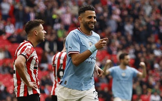 Riyad Mahrez lập hat-trick, Man City hạ Sheffield United vào chung kết FA Cup