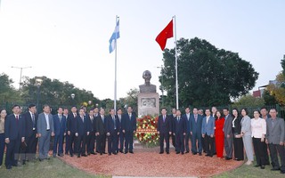 Chủ tịch Quốc hội thăm chính thức Cộng hòa Argentina