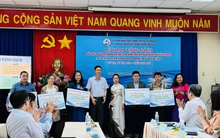 Một Việt kiều tặng hơn 10.000 cuốn sách khoa học kỹ thuật cho TP HCM