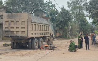 Va chạm xe "hổ vồ", 3 nam sinh đi xe máy thương vong