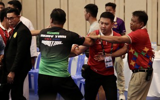 Tuyển Pencak Silat Việt Nam giành vàng sau cú bẻ tay, HLV Indonesia nổi đóa