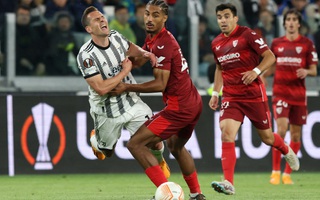 Juventus cầm hòa "vua đấu cúp", Mourinho thót tim với AS Roma