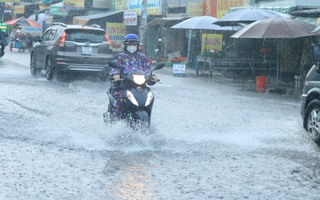 Nắng nóng giảm hẳn, mưa nhiều vào trưa, chiều và tối tại TP HCM