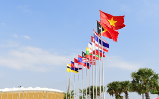 Quốc kỳ 11 quốc gia tung bay tại SEA Games 32