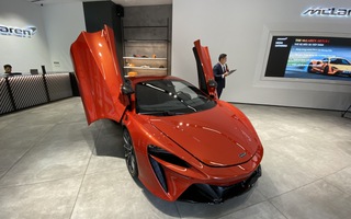 Siêu xe hybrid đầu tiên của McLaren có mặt tại Việt Nam, giá tới 20 tỉ đồng