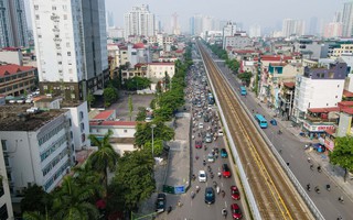 CLIP: Cận cảnh "lô cốt" khiến giao thông đường Nguyễn Trãi ùn ứ kéo dài giờ cao điểm