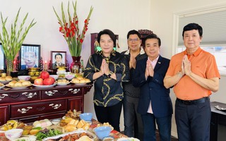 Nghệ sĩ Linh Tâm tổ chức cúng 100 ngày mất của NSƯT Vũ Linh tại Mỹ