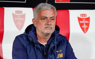 HLV Mourinho nhận thêm tin xấu, thầy đồng hương về Inter Miami cùng Messi