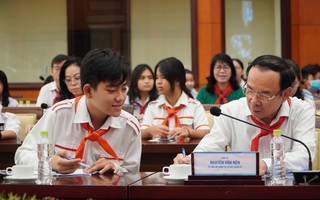Bí thư Nguyễn Văn Nên gặp gỡ, lắng nghe thiếu nhi TP HCM