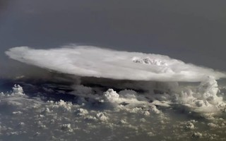 NASA tiếp cận “đĩa bay băng” ẩn nấp trên bầu trời Trái Đất
