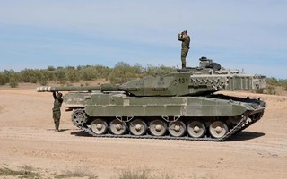 Ukraine có xe tăng mới, tiến về thị trấn Tokmak