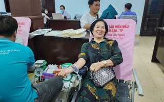 Cả gia đình ở TP HCM rủ nhau đi hiến máu