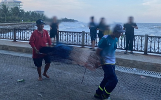 Một du khách chết đuối khi tắm biển Sầm Sơn