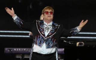 Danh ca Elton John giã từ các chuyến lưu diễn