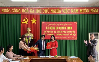 Cho thôi việc phó giám đốc sở xin nghỉ hưu ngay tại lễ bổ nhiệm