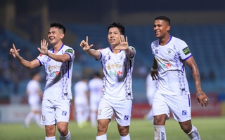CLB Hà Nội thắng ngược TopenLand Bình Định, áp sát ngôi đầu bảng V-League