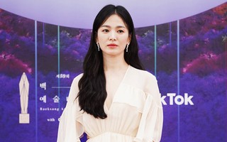 Song Hye-kyo xin lỗi vì tai nạn khi xây nhà mới