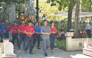 Tặng quà, tri ân các cựu thanh niên xung phong