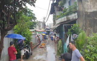 TP HCM: Thiếu niên gục chết dưới trời mưa