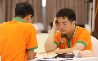"Kỳ vương" Tưởng Xuyên chiếm ưu thế trong cuộc đua vô địch