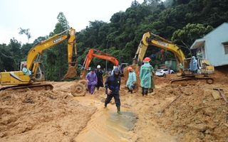 Sạt lở, ngập úng nhiều nơi