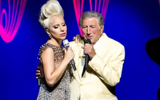 Lady Gaga phá vỡ im lặng về cái chết danh ca Tony Bennett