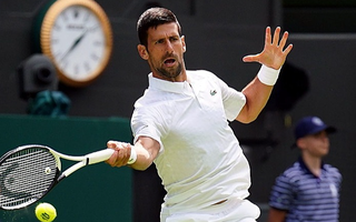 Djokovic ra quân thắng lợi, Venus trượt ngã ngay vòng 1  Wimbledon