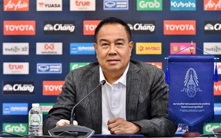 Chủ tịch Liên đoàn bóng đá Thái Lan bị ngăn từ chức