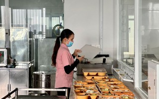 Chăm lo bữa ăn cho người lao động