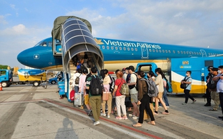 2,2 tỉ cổ phiếu Vietnam Airlines bị hạn chế giao dịch